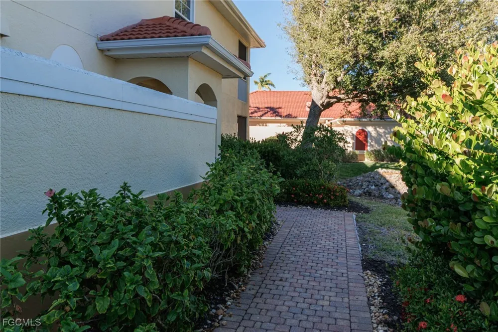 Tarpon Gardens Circle #102 Cape Coral, FL 33914