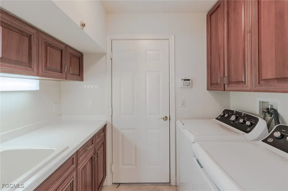 Tarpon Gardens Circle #102 Cape Coral, FL 33914