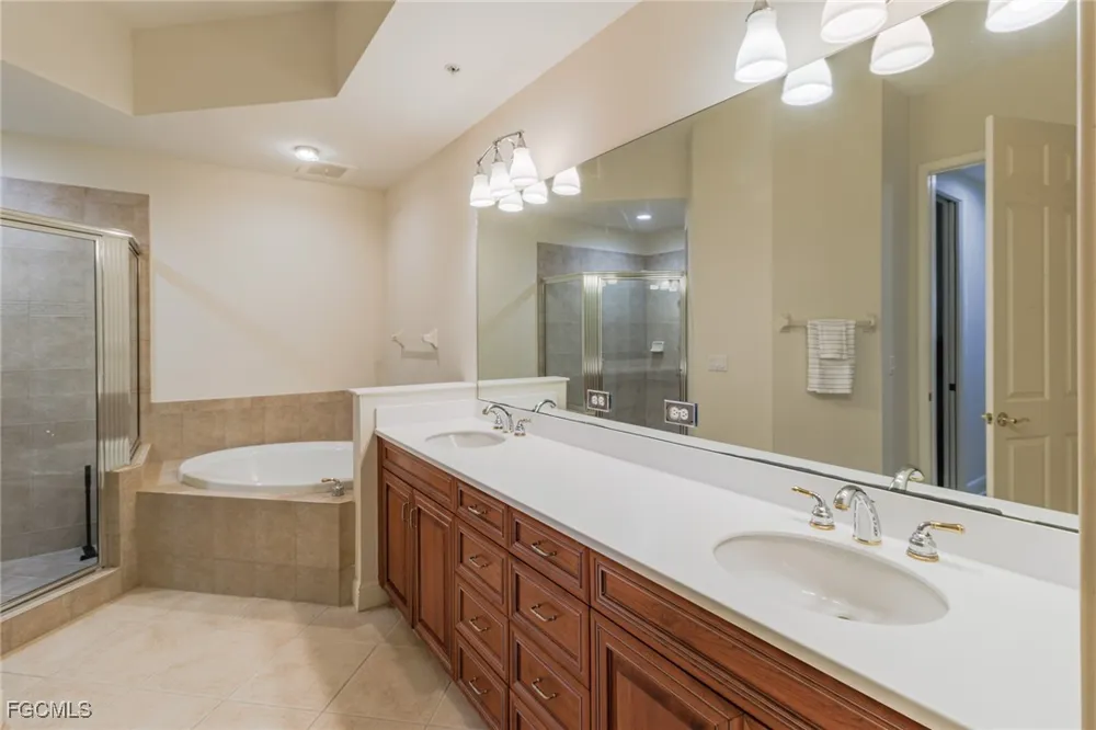 Tarpon Gardens Circle #102 Cape Coral, FL 33914