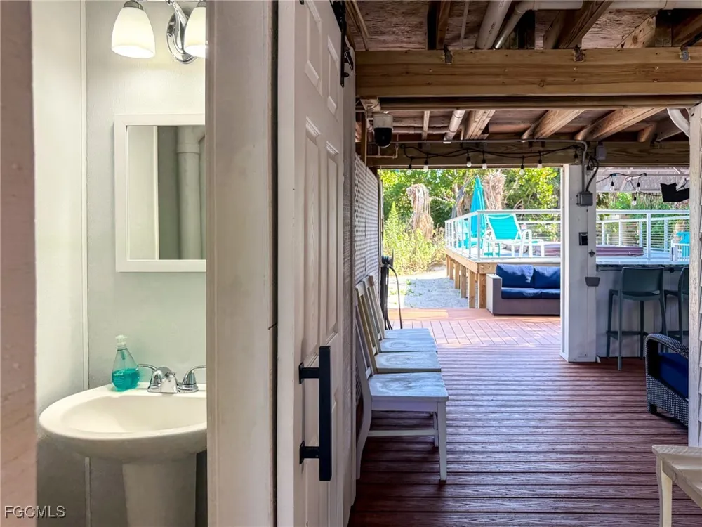 Gulf Lane Upper Captiva, FL 33924