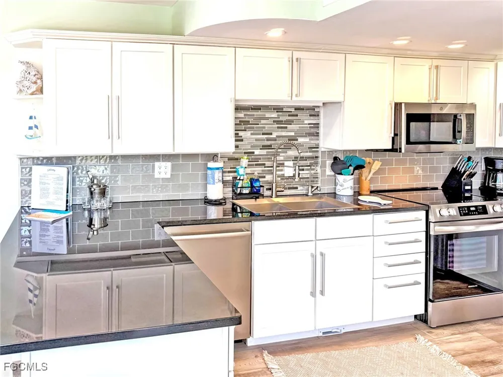 Gulf Lane Upper Captiva, FL 33924