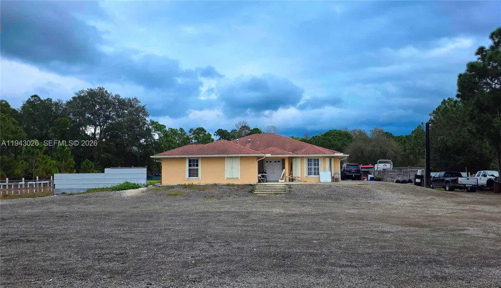 355 Lindero ST Clewiston, FL 33440