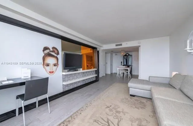 1100 West Ave #721 Miami Beach, FL 33139