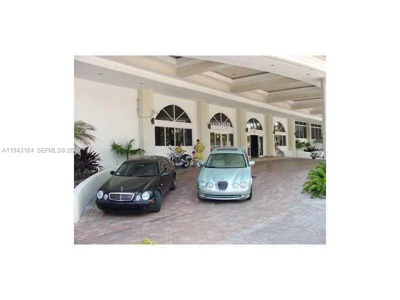 100 Lincoln Rd #1440 Miami Beach, FL 33139