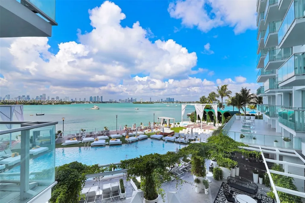 1100 West Ave #415 Miami Beach, FL 33139