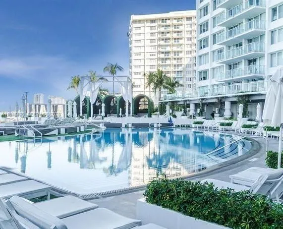 1100 West Ave #415 Miami Beach, FL 33139