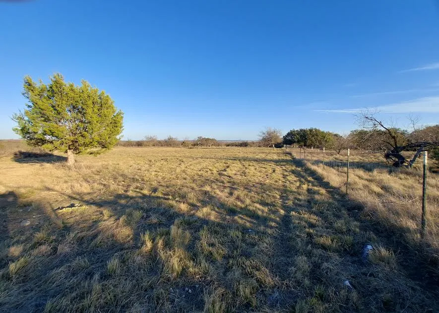33 Comanche Hills Drive Comanche, TX 76442