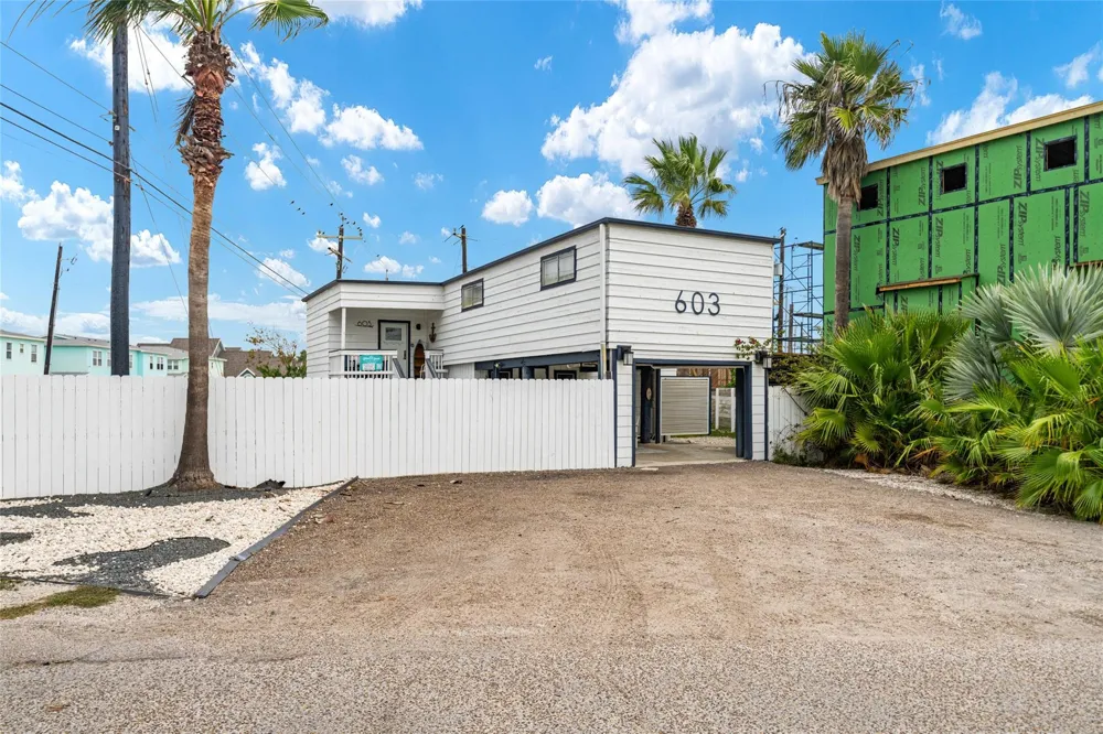 603 Island Retreat Road Port Aransas, TX 78373