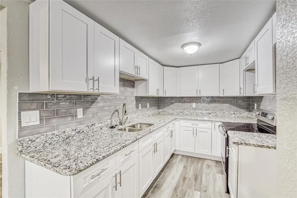 5320 CHERRY AVENUE Seffner, FL 33584