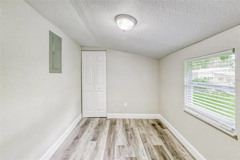 5320 CHERRY AVENUE Seffner, FL 33584