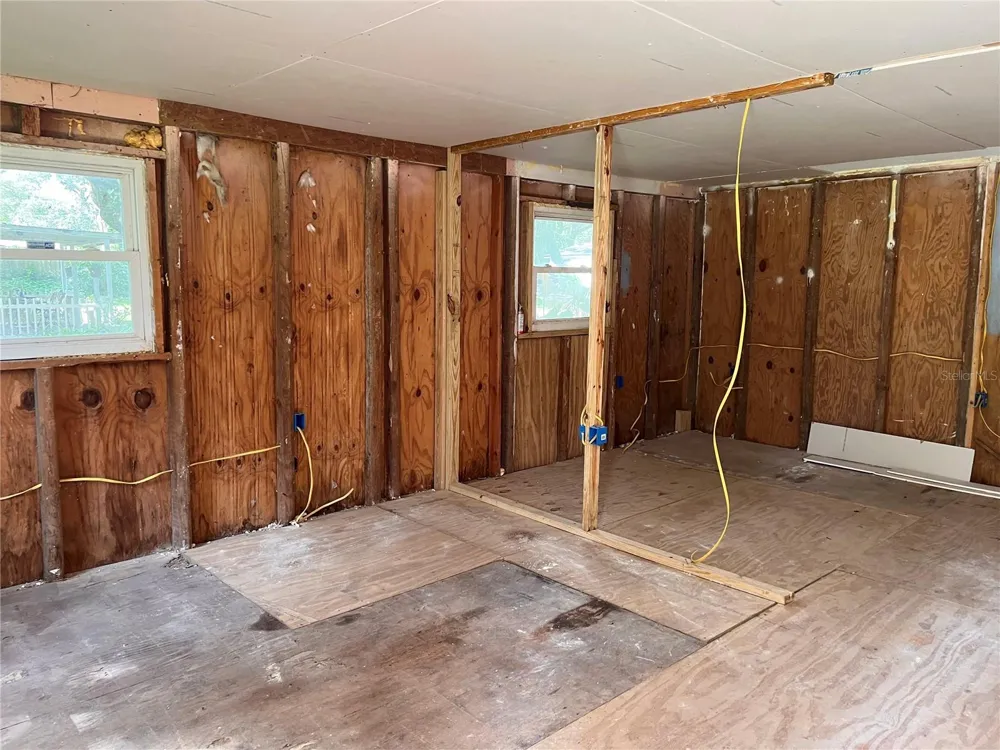 5320 CHERRY AVENUE Seffner, FL 33584