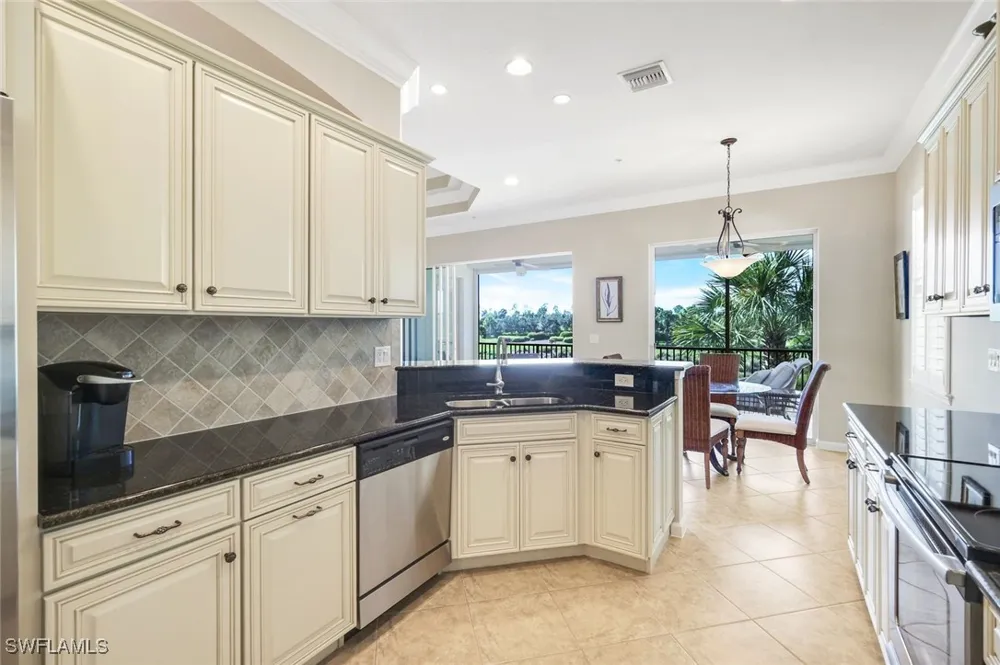 Ironstone Terrace #202 Naples, FL 34120