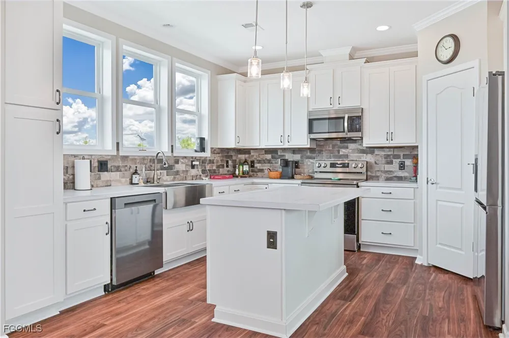 5th Avenue St James City, FL 33956