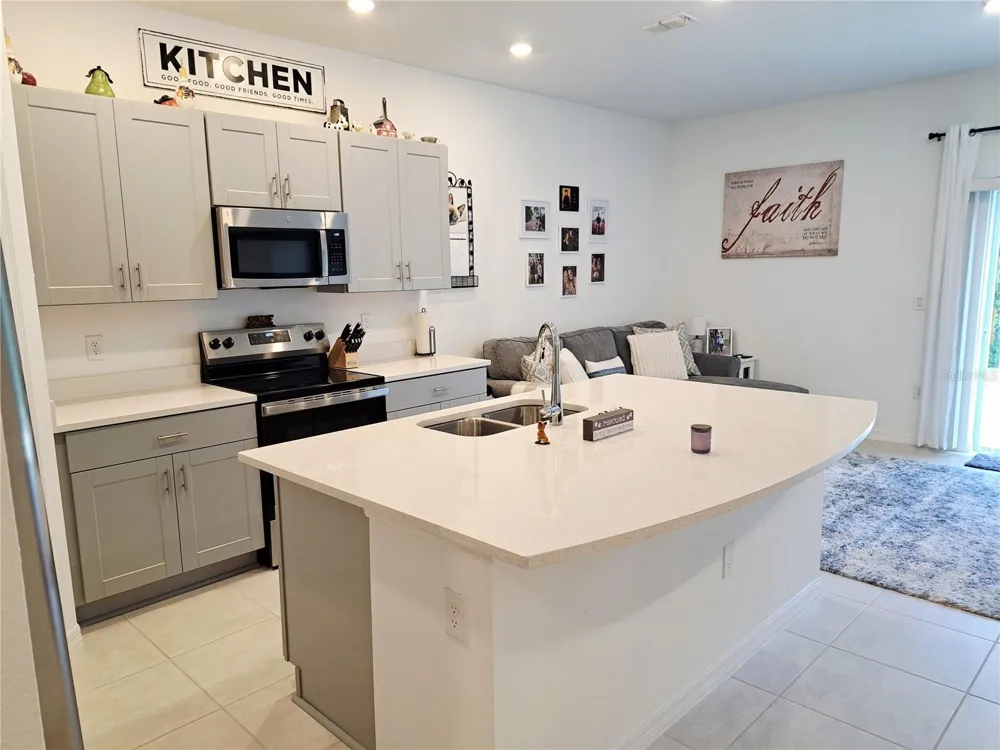 2991 CANARY AVENUE Davenport, FL 33837