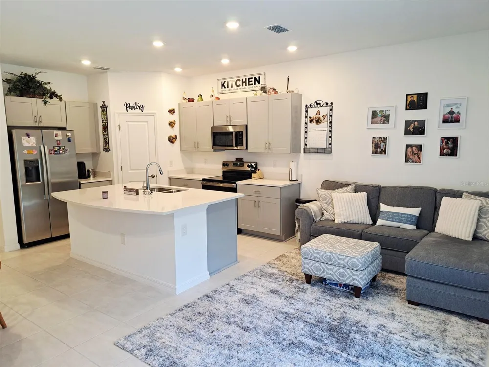 2991 CANARY AVENUE Davenport, FL 33837