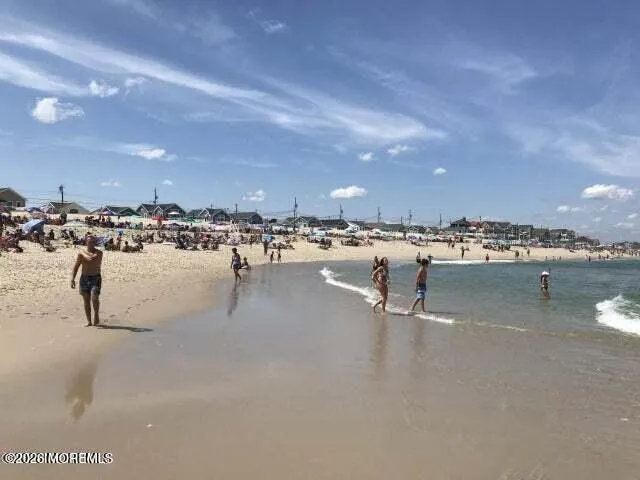 28 E Bonita Way Lavallette, NJ 08735