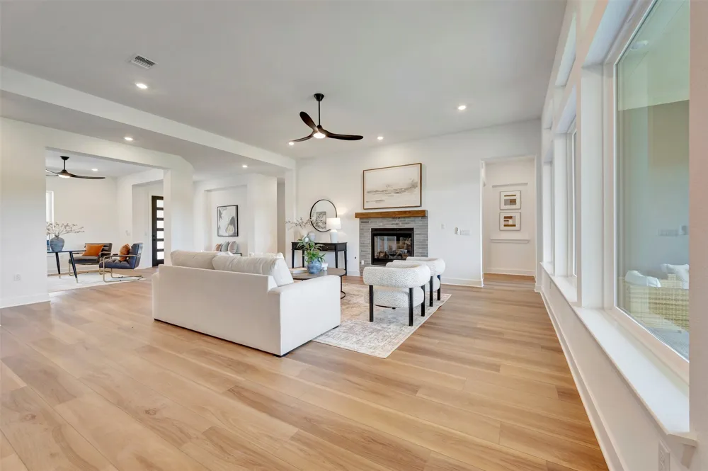 438 Rees Landing Road Spicewood, TX 78669