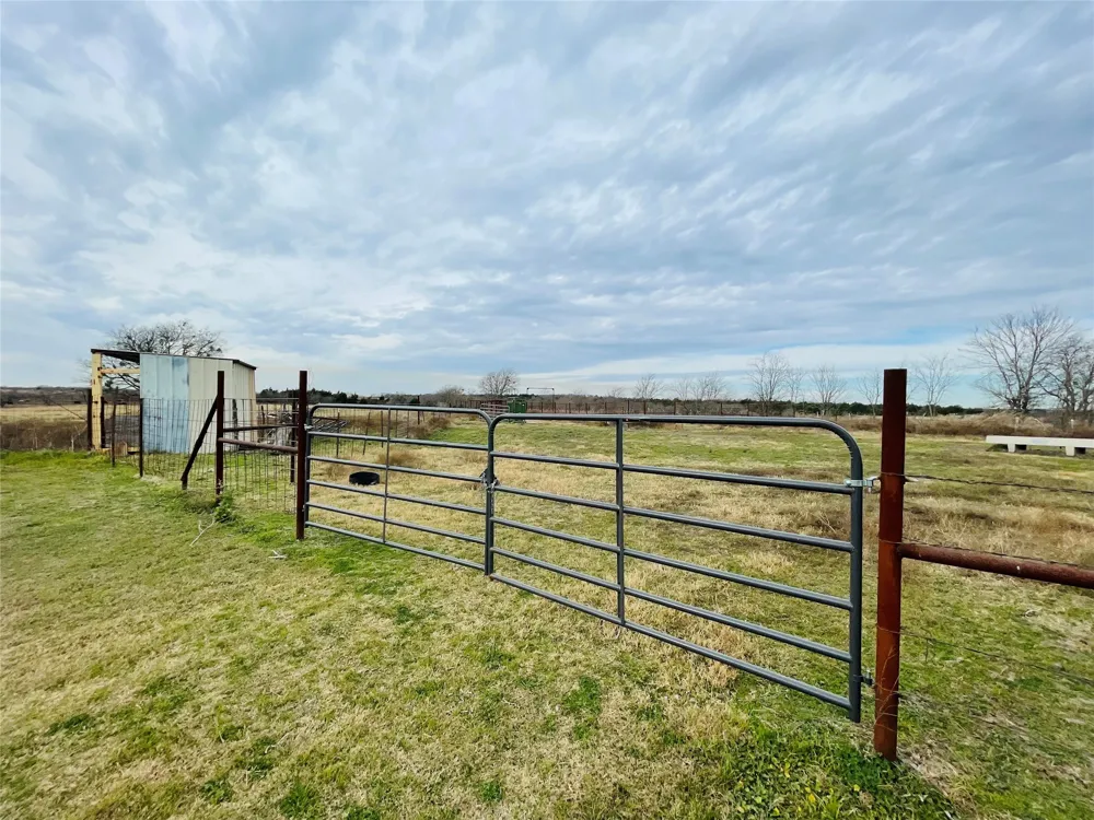 21517 SW County Road 4040 Dawson, TX 76639