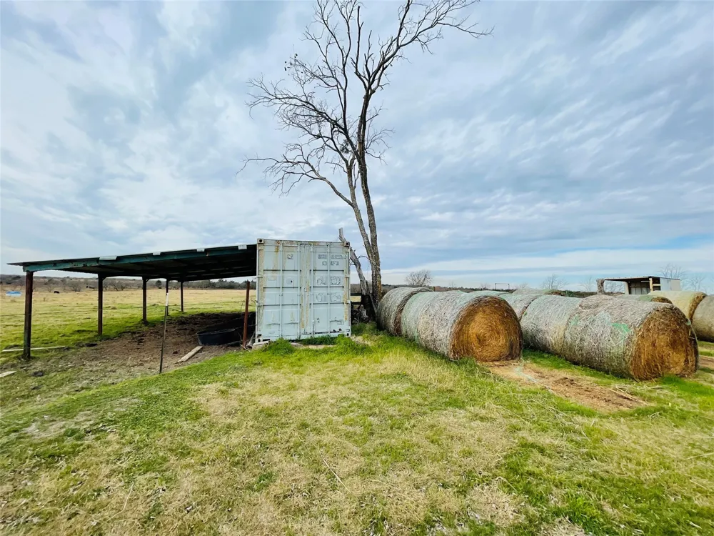 21517 SW County Road 4040 Dawson, TX 76639
