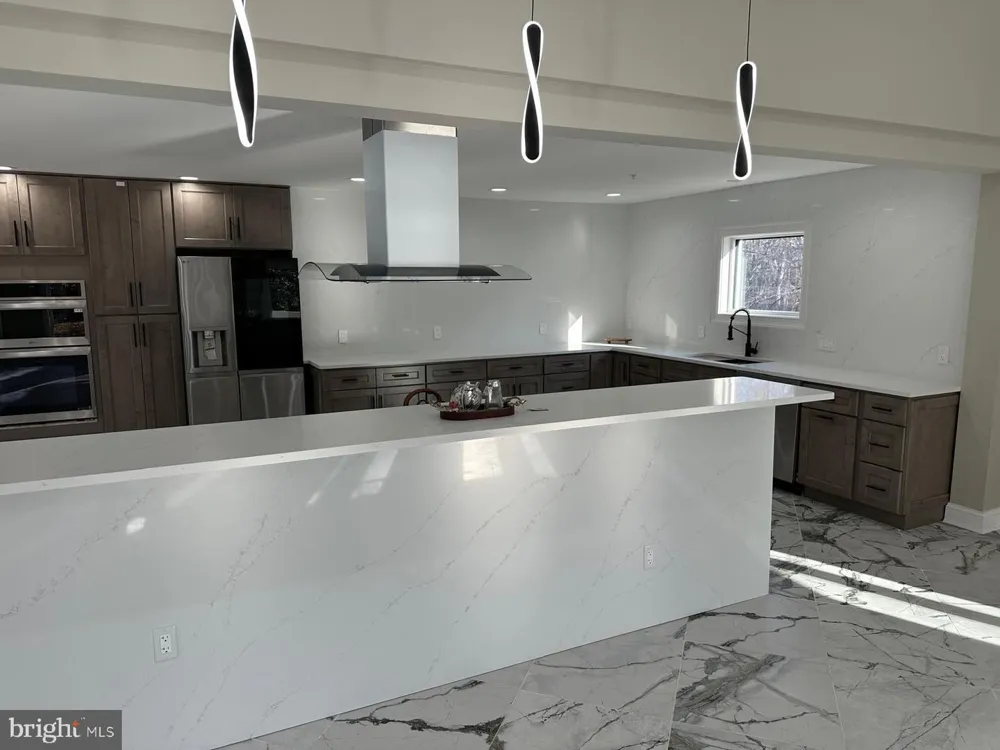 17401 CENTRAL AVENUE Upper Marlboro, MD 20774