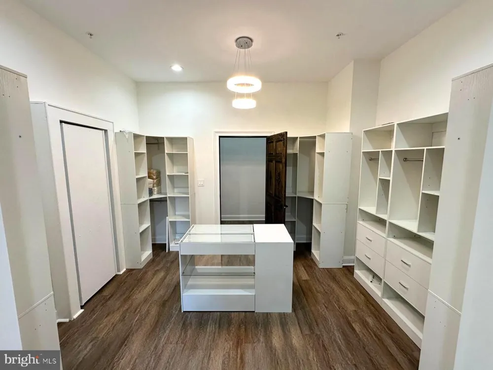 17401 CENTRAL AVENUE Upper Marlboro, MD 20774
