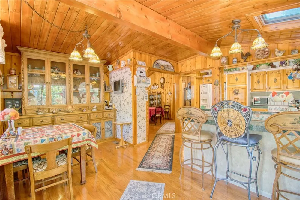 1513 Twin Lakes Wrightwood, CA 92397