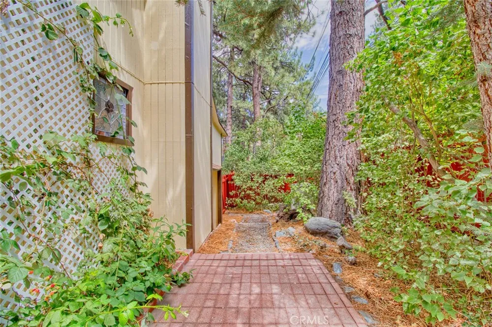 1513 Twin Lakes Wrightwood, CA 92397
