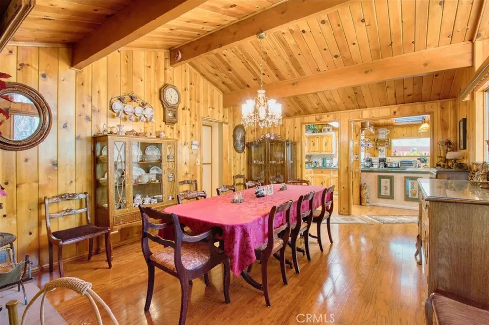 1513 Twin Lakes Wrightwood, CA 92397