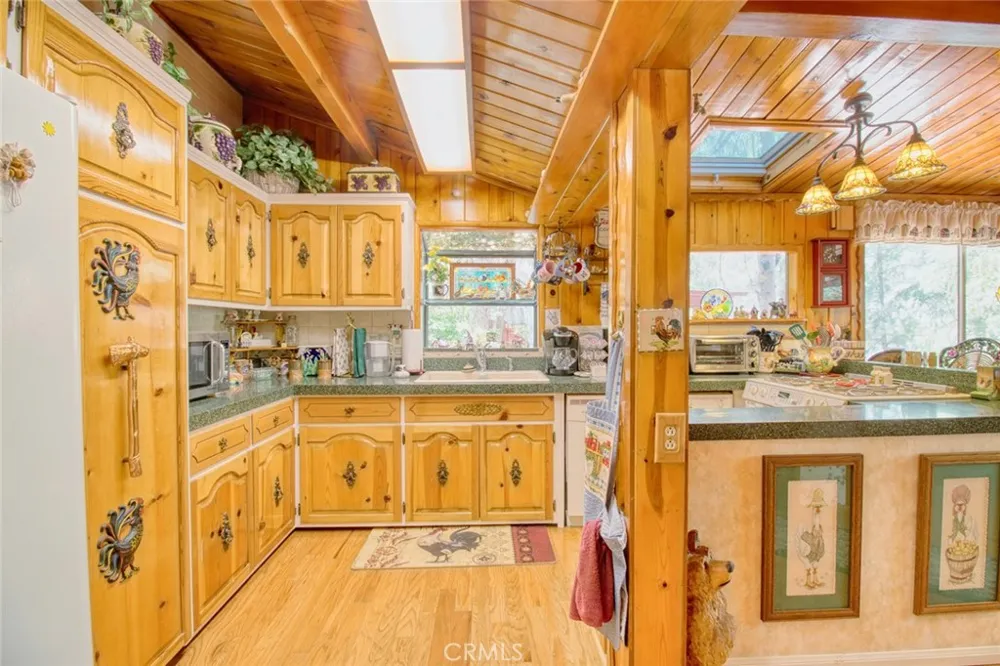 1513 Twin Lakes Wrightwood, CA 92397