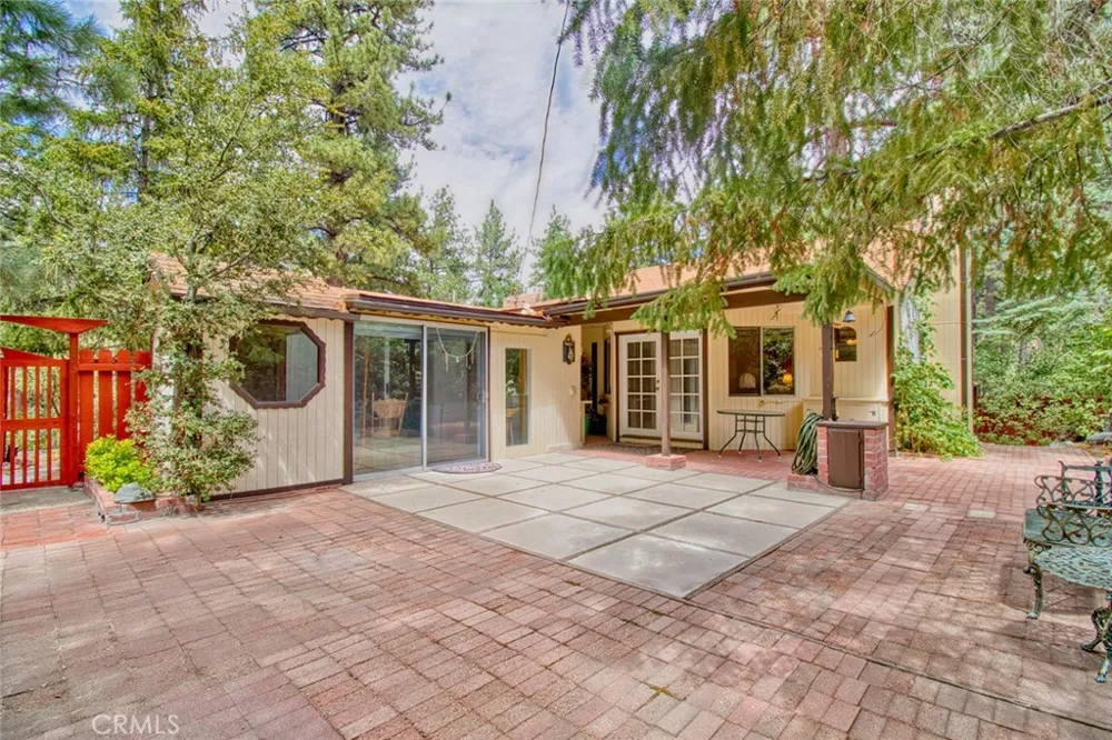 1513 Twin Lakes Wrightwood, CA 92397