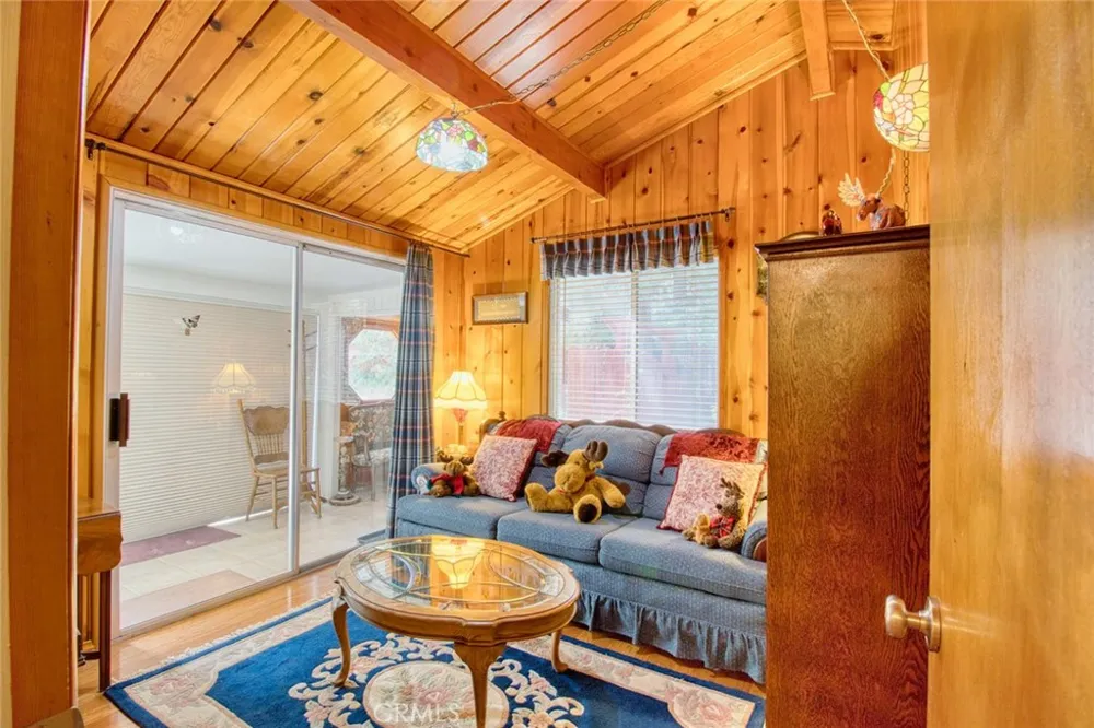 1513 Twin Lakes Wrightwood, CA 92397