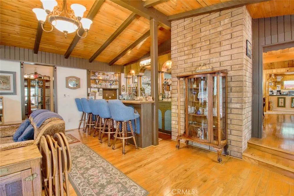 1513 Twin Lakes Wrightwood, CA 92397