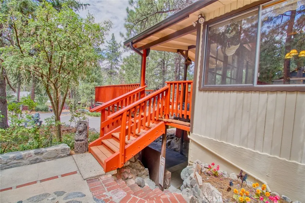 1513 Twin Lakes Wrightwood, CA 92397