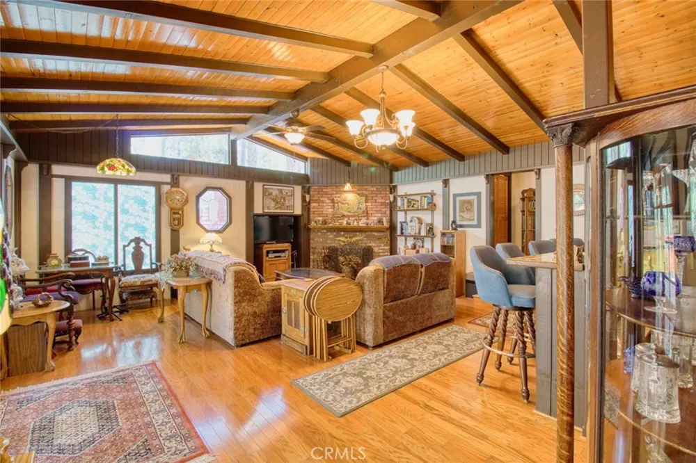 1513 Twin Lakes Wrightwood, CA 92397