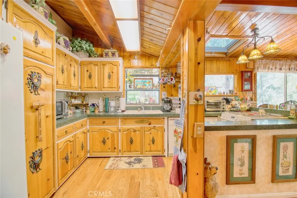 1513 Twin Lakes Wrightwood, CA 92397