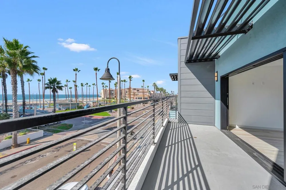 807 Seacoast Dr Imperial Beach, CA 91932