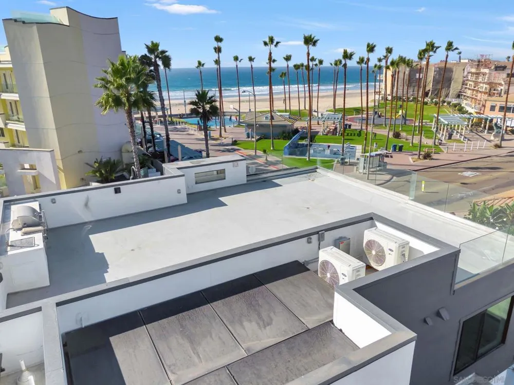 807 Seacoast Dr Imperial Beach, CA 91932