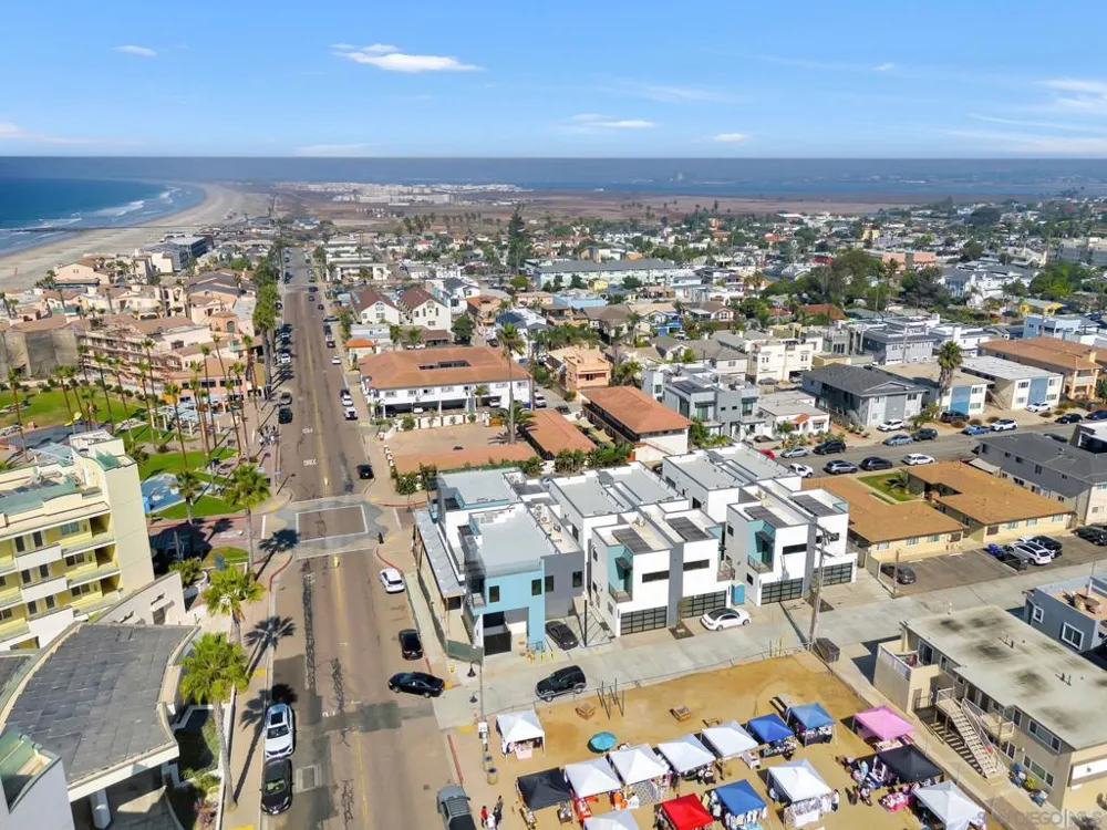 807 Seacoast Dr Imperial Beach, CA 91932