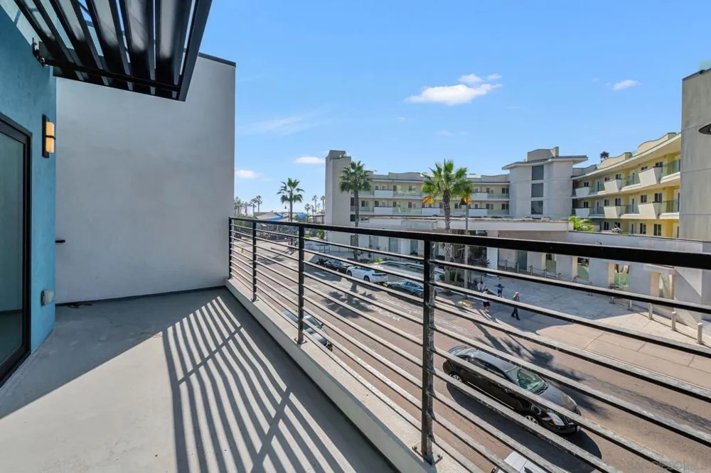 807 Seacoast Dr Imperial Beach, CA 91932