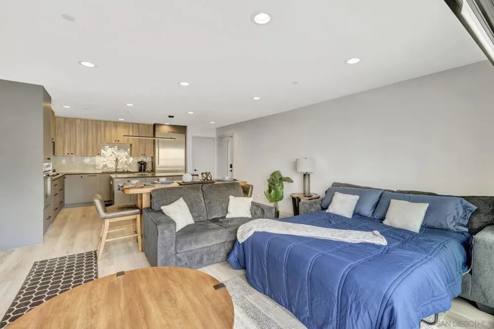807 Seacoast Dr Imperial Beach, CA 91932