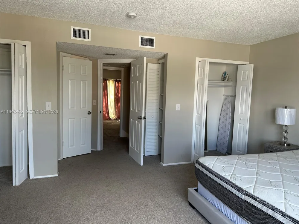 6060 Village Cir Orlando, FL 32822