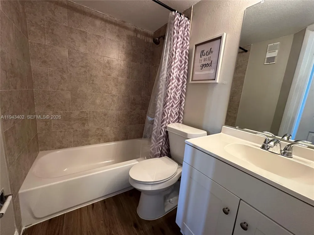 6060 Village Cir Orlando, FL 32822