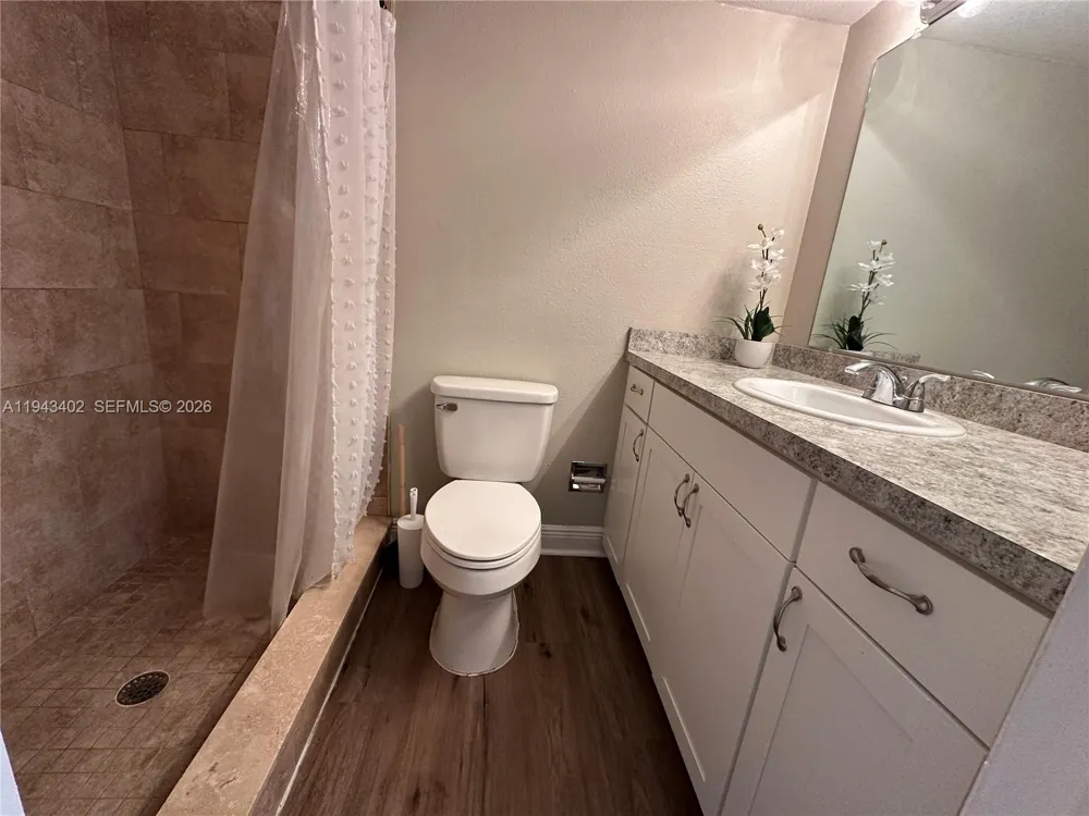 6060 Village Cir Orlando, FL 32822