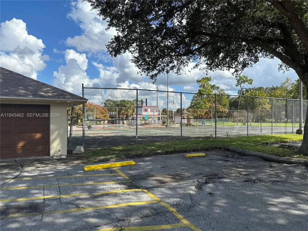 6060 Village Cir Orlando, FL 32822