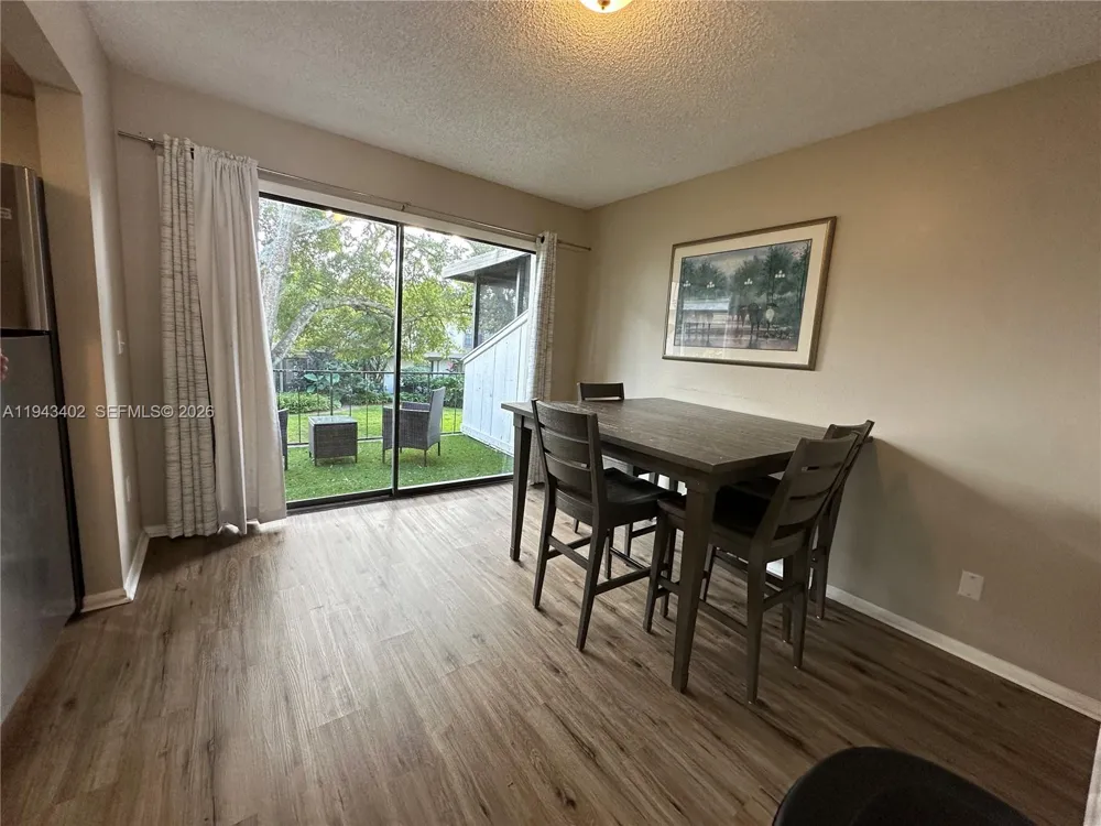 6060 Village Cir Orlando, FL 32822