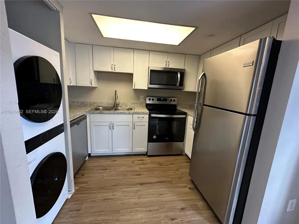 6060 Village Cir Orlando, FL 32822