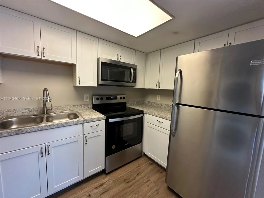 6060 Village Cir Orlando, FL 32822