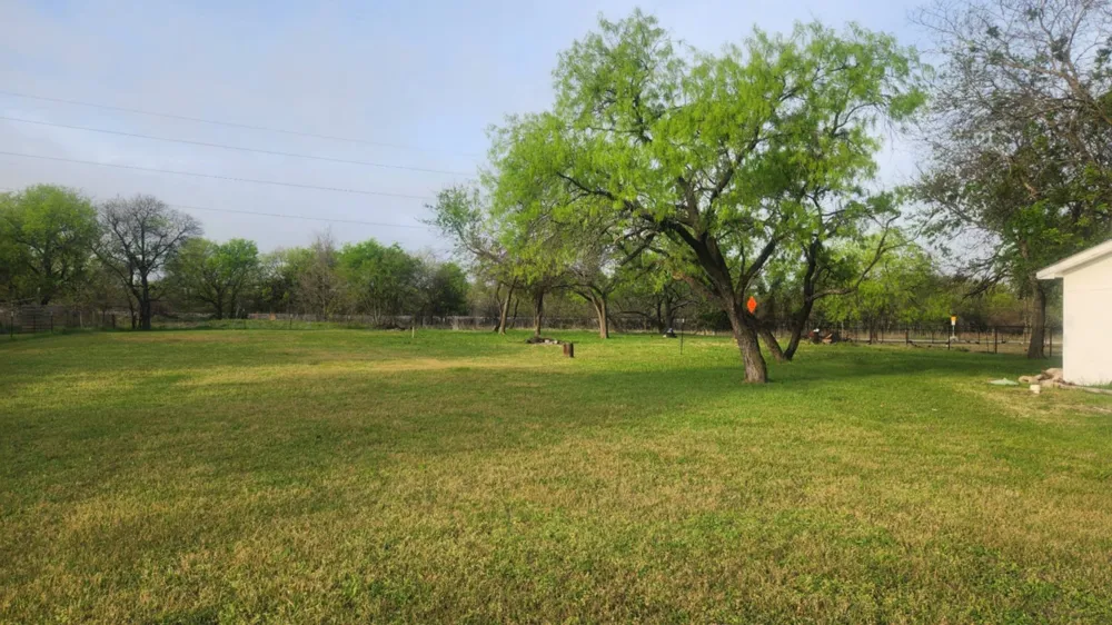 7241 S Interstate 45 Service Road Alma, TX 75119