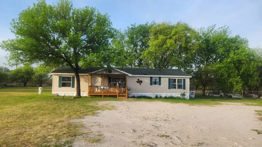 7241 S Interstate 45 Service Road Alma, TX 75119