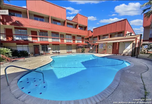 3243 Nacogdoches #404